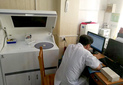 山东国康全自动微量元素分析仪走进南宁经济技术开发区金凯社区卫生服务中心